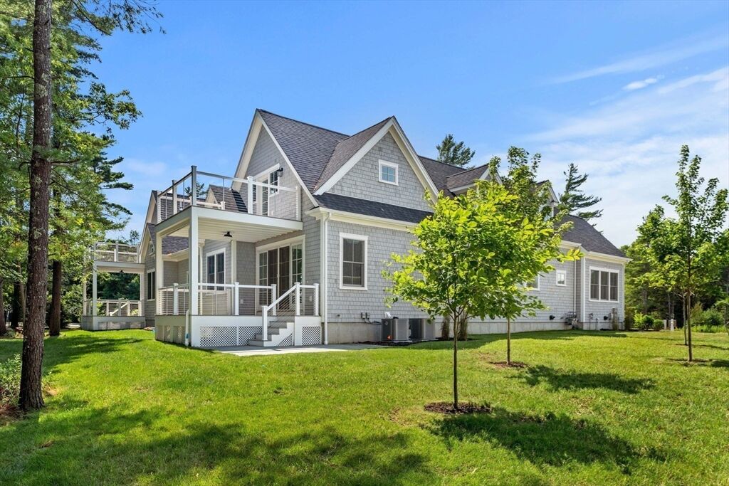 Property Photo:  2 Golf Cottage Way 2  MA 02739 