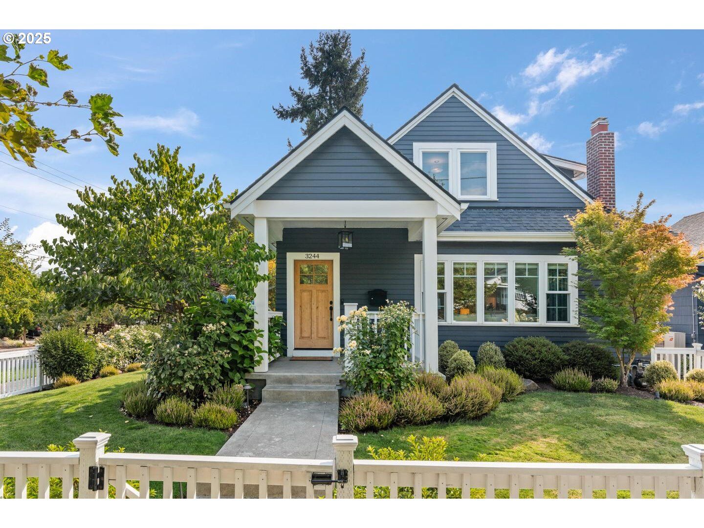 Property Photo:  3244 NE 45th Ave  OR 97213 