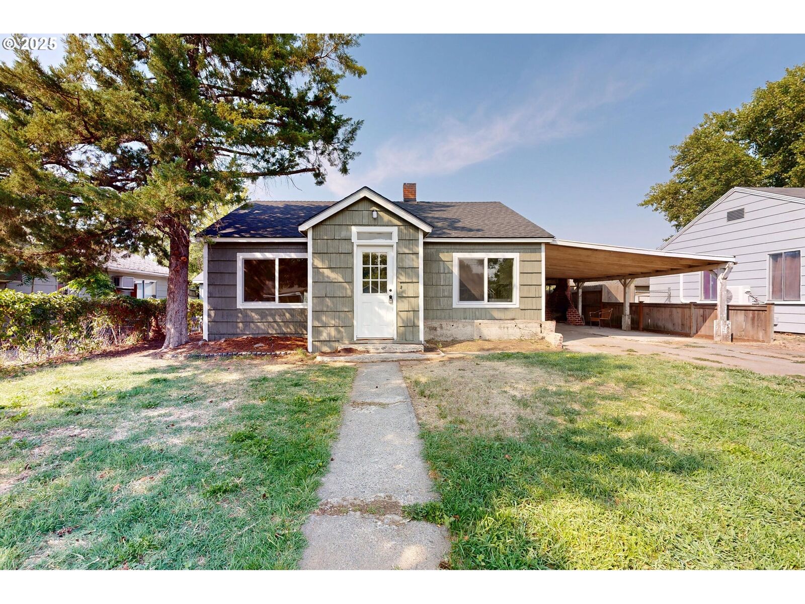 Property Photo:  326 NW 6th Ave  OR 97862 