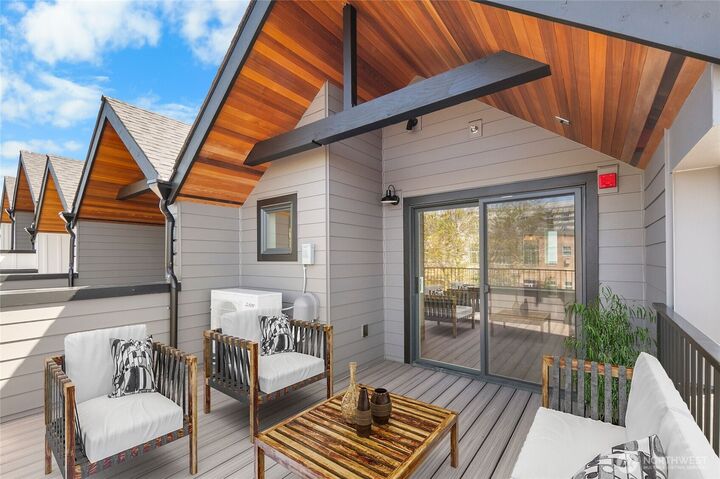 Property Photo: 118 A 2nd Street S WA 98033