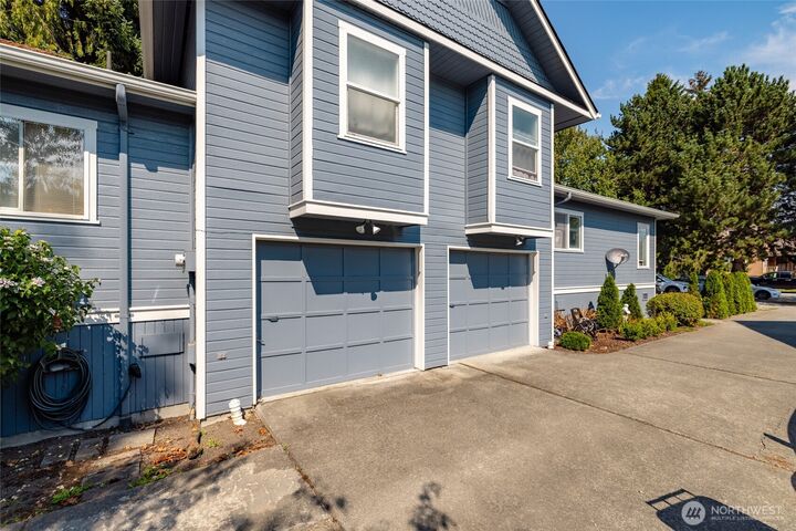 Property Photo:  524  Myrtle Street C + D  WA 98257 