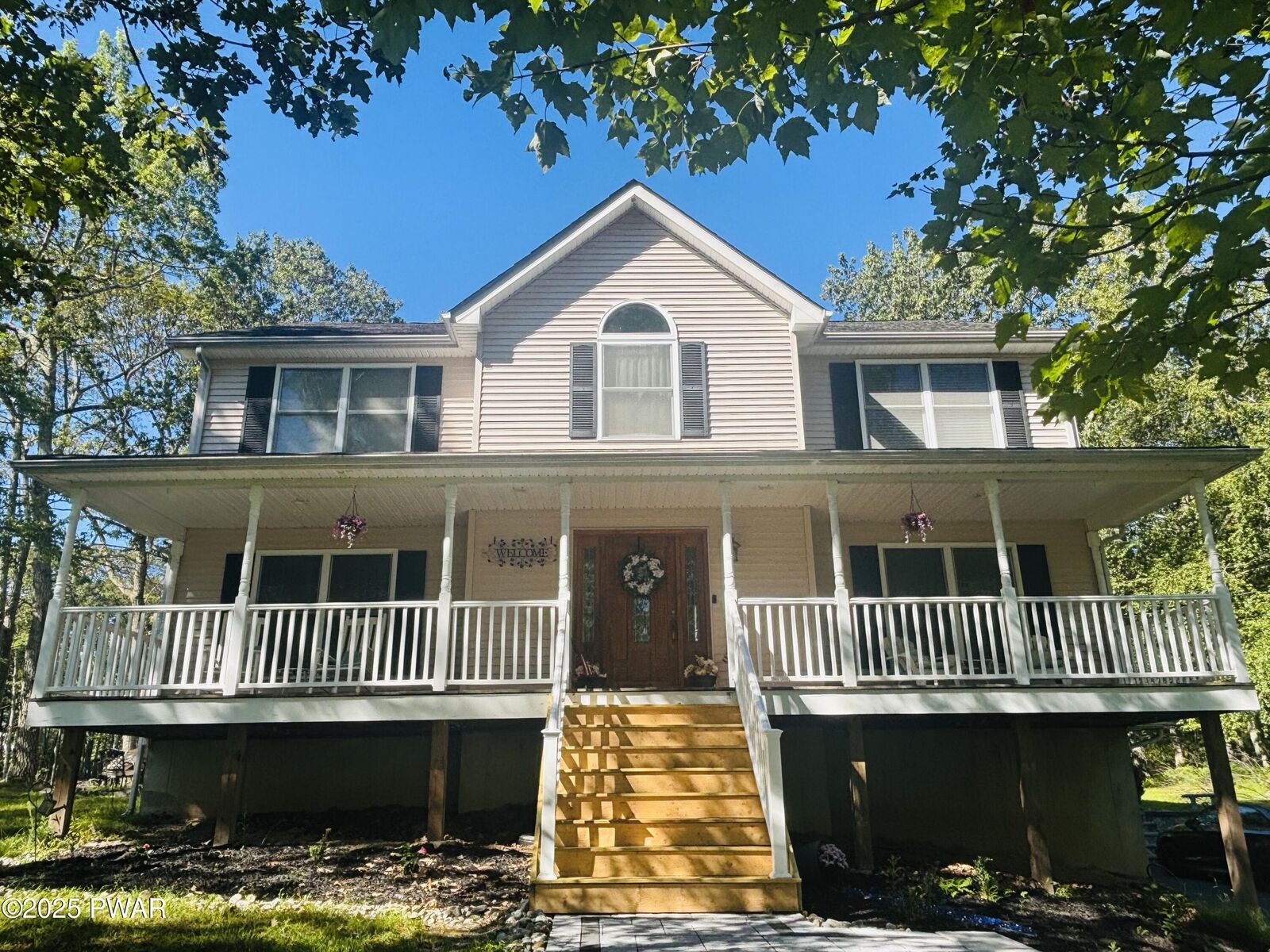 Property Photo: 134 Oneida Way PA 18337