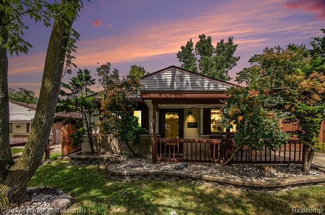 Property Photo: 27018 Jeannette Court MI 48180