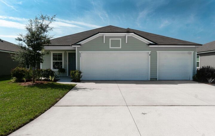 Property Photo: 233 Falcon Ridge FL 32084
