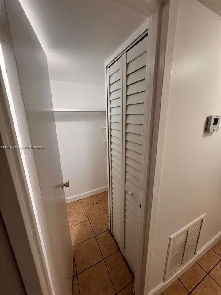 Property Photo: 1800 Sans Souci Blvd 106 FL 33181