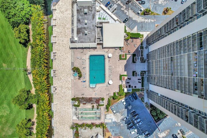Property Photo: 20379 W Country Club Dr 1639 FL 33180