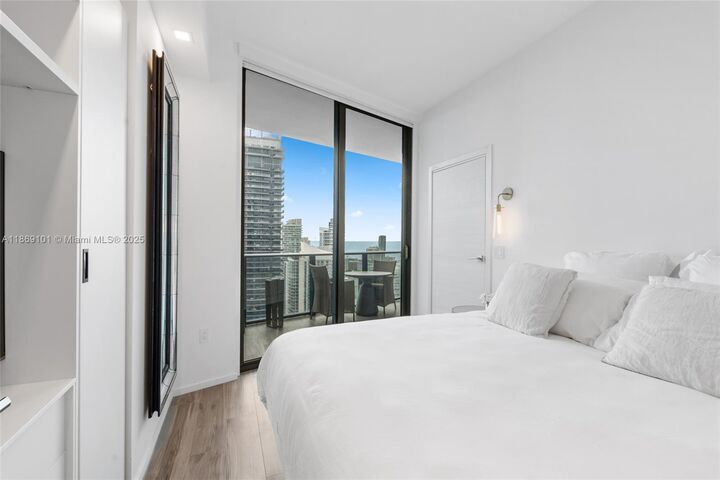 Property Photo: 801 S Miami Ave 4802 FL 33130
