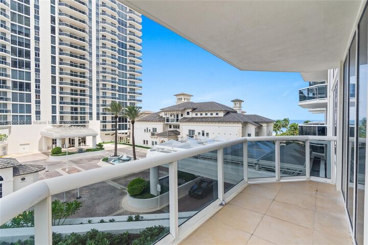 Property Photo:  4775 Collins Ave 507  FL 33140 