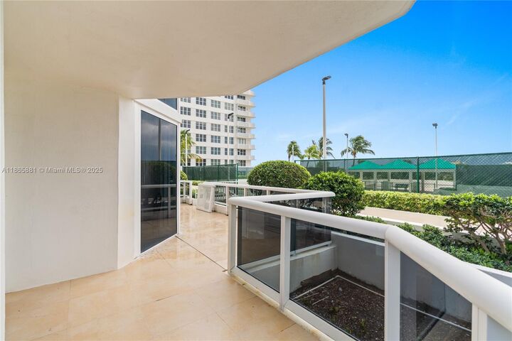 Property Photo: 4775 Collins Ave 507 FL 33140