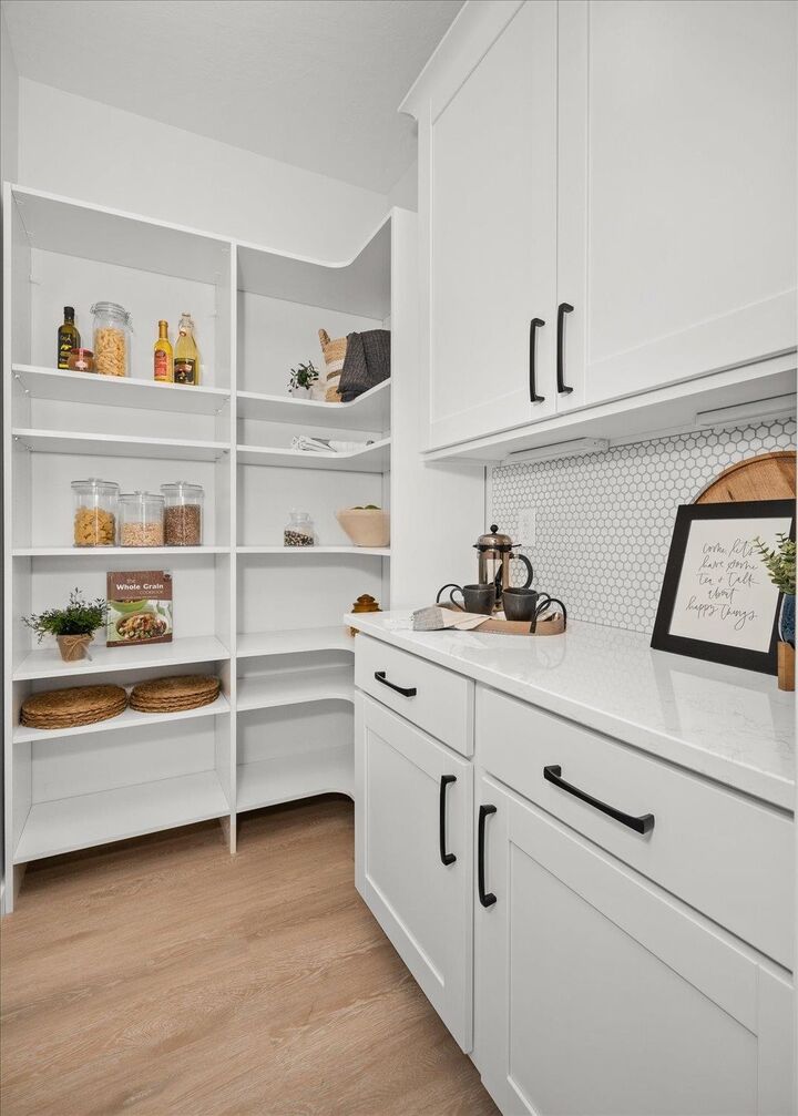 Property Photo: 12258 N Valencia Ave WA 99208