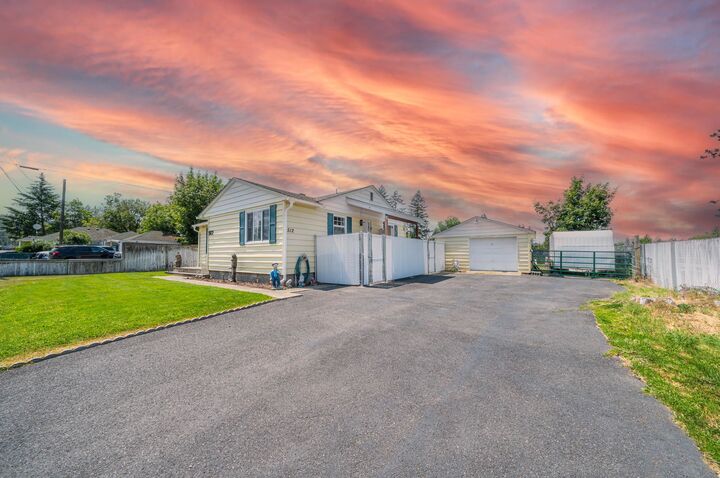 Property Photo: 512 S Thierman Rd WA 99212