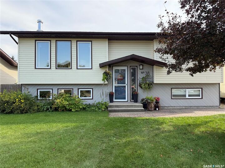 38 Howard Crescent  Lanigan SK S0K 2M0 photo