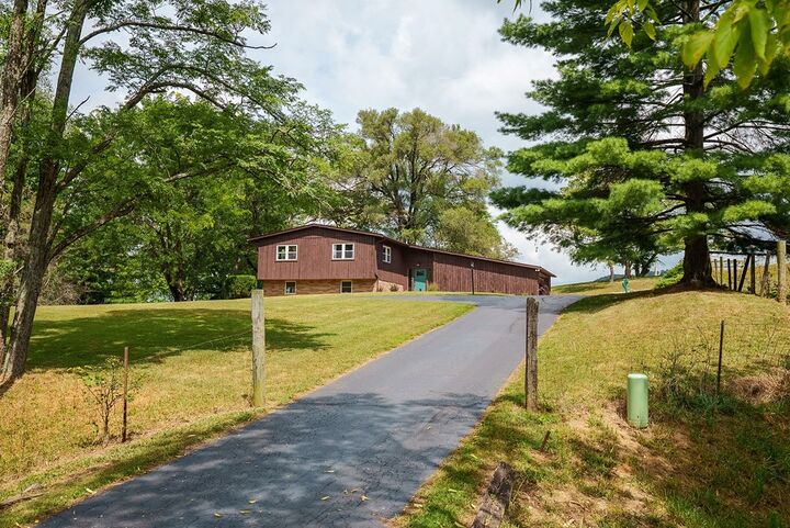Property Photo: 623 Rocky Road OH 45601