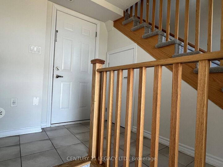 Property Photo: 1530 Bloor Street ON L1E 0G9