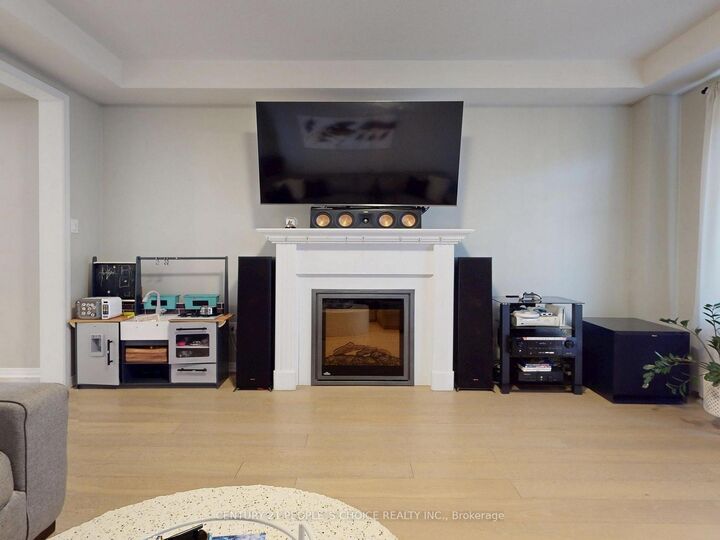 Property Photo:  101 Preston Meadows Avenue  ON L4Z 0C3 