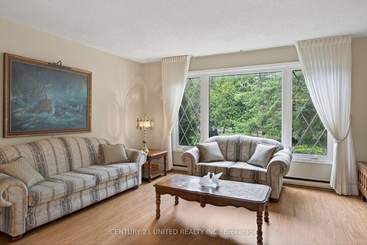 Photo de la propriété:  1243 Seventh Line  ON K9J 6X5 