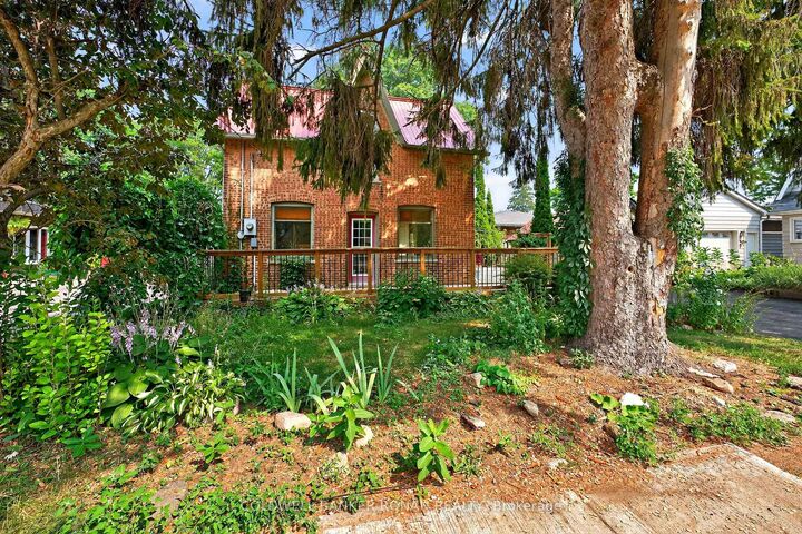Property Photo:  12 Nelson Street  ON L9R 1G9 