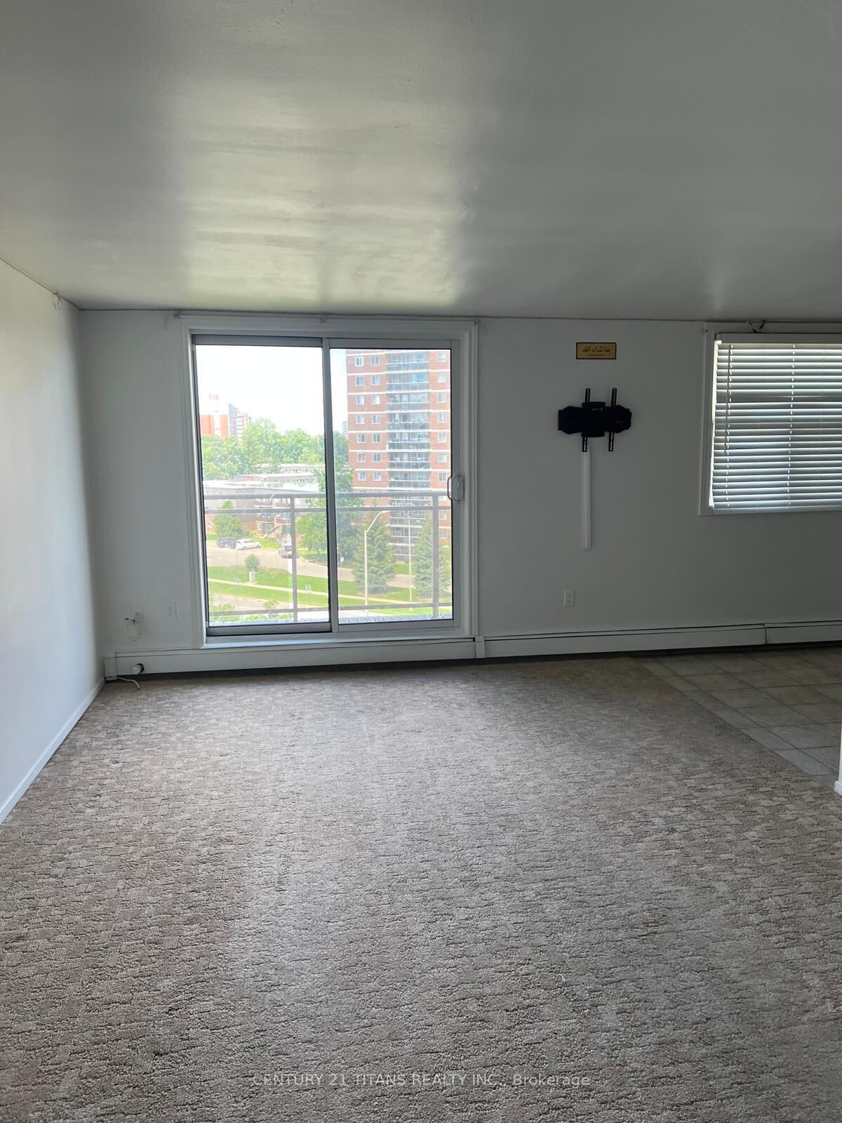 Property Photo: 931 Wonderland Road 702 ON N6K 2X6