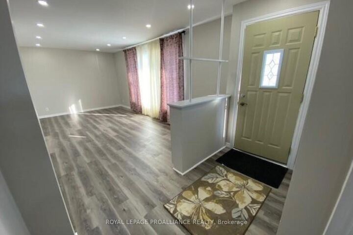 Property Photo: 44 North Park Gardens A ON K8P 2M3