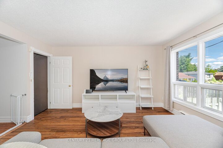 Property Photo:  72 Osborn Street  ON L0M 1B0 