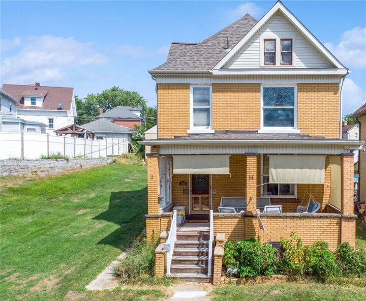 Property Photo: 726 Grant Ave PA 15642