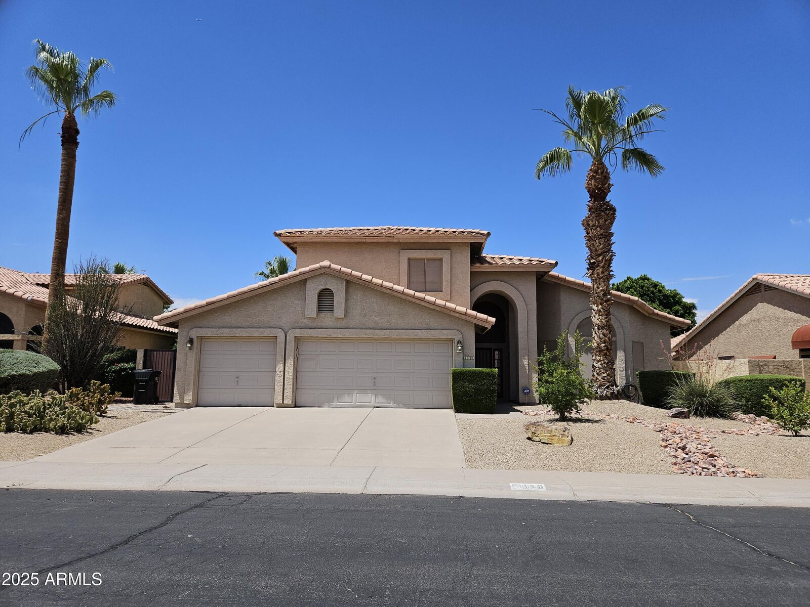 Property Photo: 110 E Evelyn Lane AZ 85284