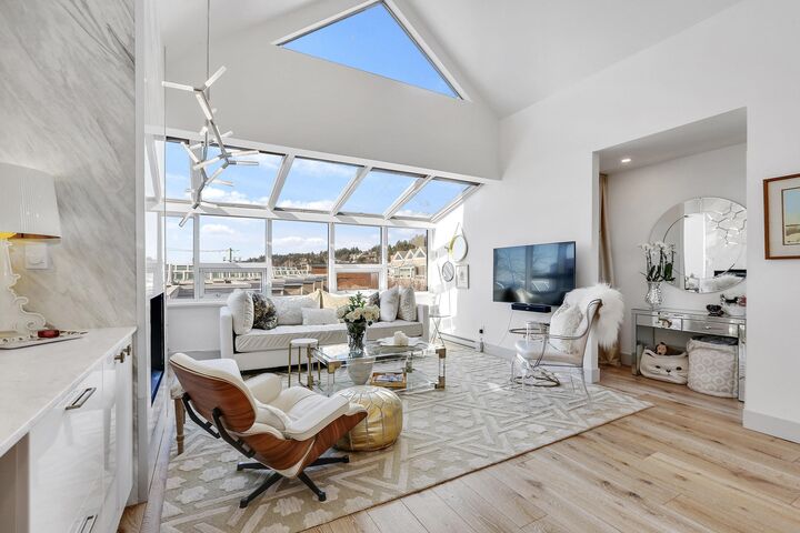 Property Photo:  1115 Elm Street  BC V4B 3R9 