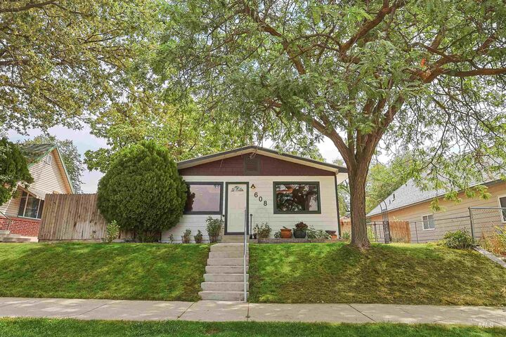 608 15th Ave N  Nampa ID 83687 photo