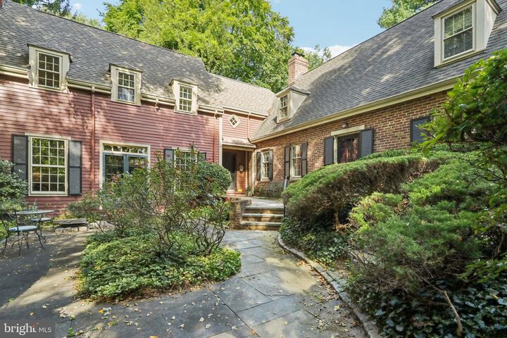 534 W Springfield Avenue  Philadelphia PA 19118 photo