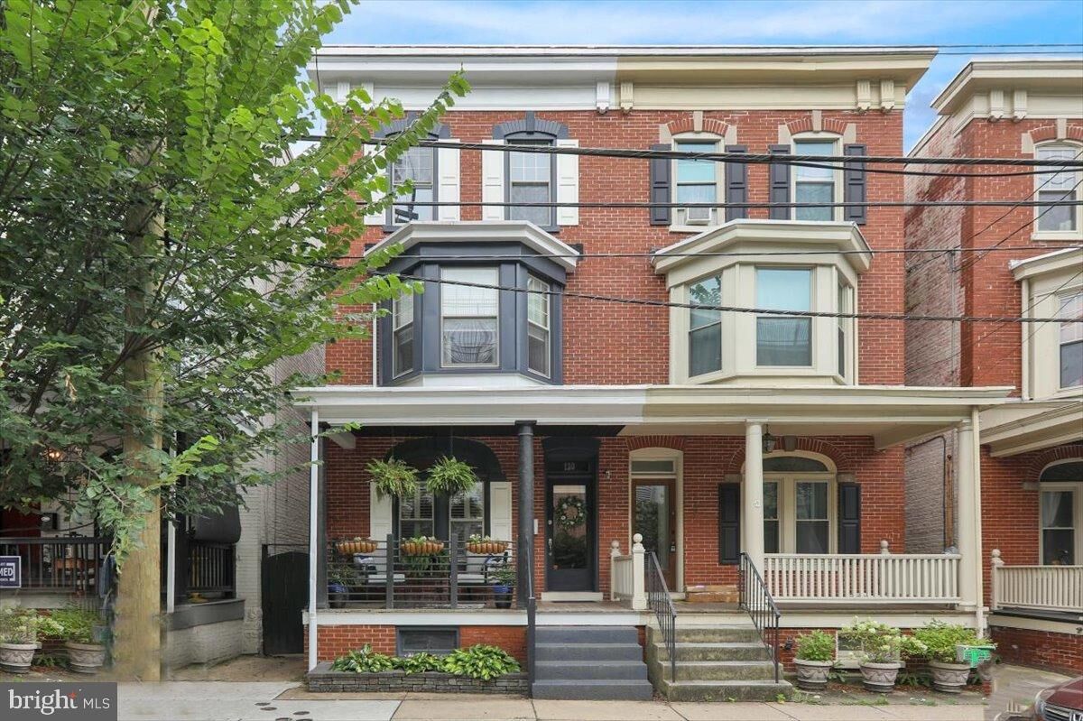 Property Photo:  120 E James Street  PA 17602 