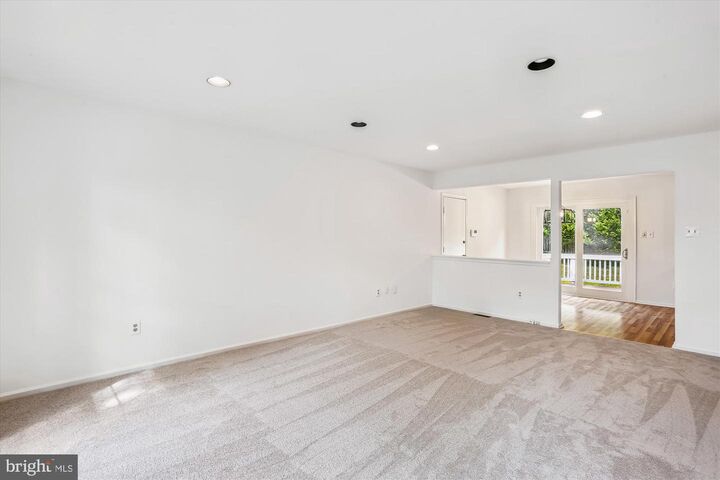 Property Photo:  1944 Autumn Ridge Circle  MD 20906 