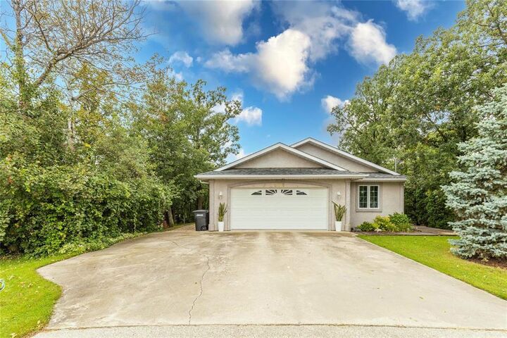 Property Photo: 105 Peters Lane MB R5G 1J6