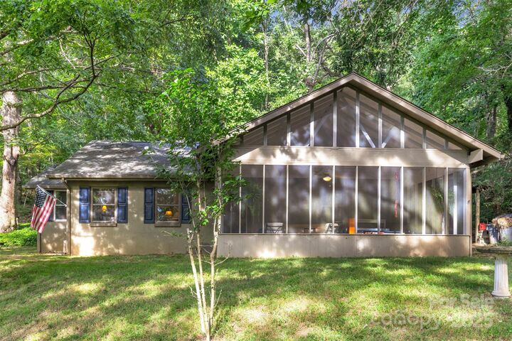 Property Photo:  3605 Skyuka Mountain Road  NC 28722 