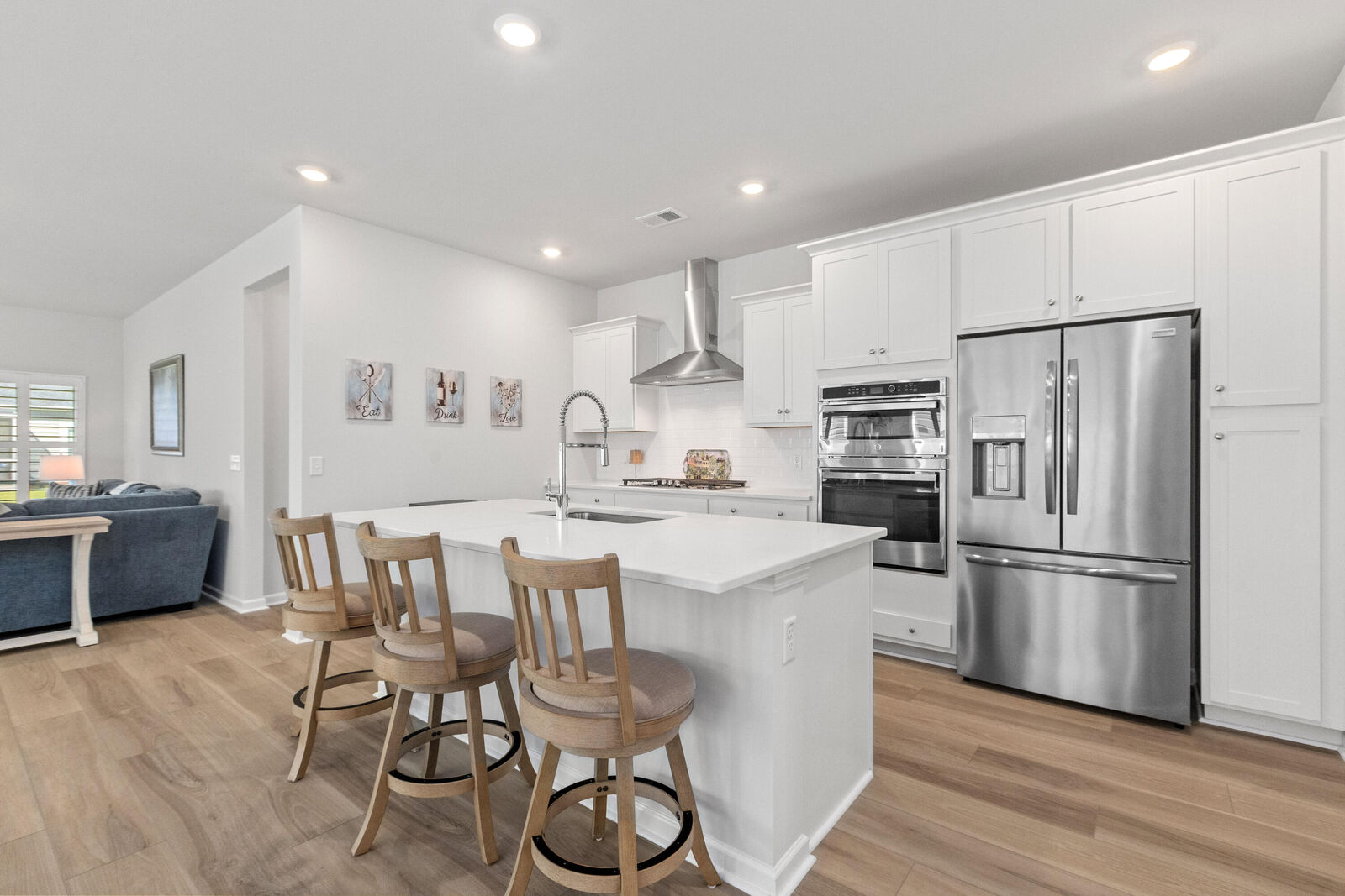 Property Photo:  1133 Cooper Point Street  SC 29485 