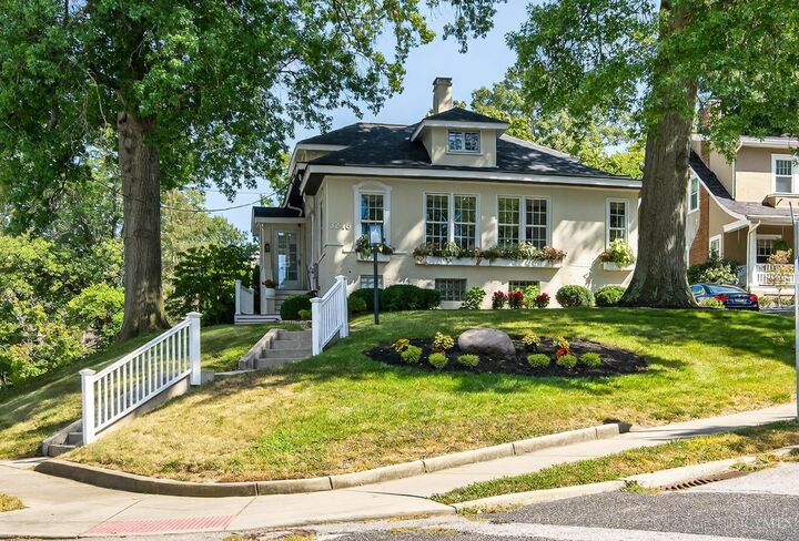 Property Photo:  3246 Observatory Avenue  OH 45208 