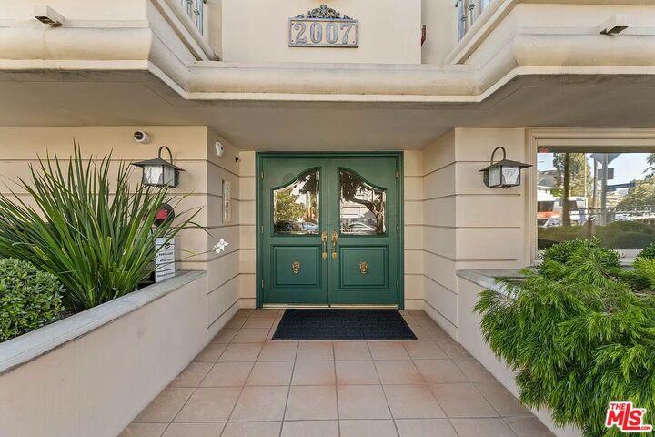 Property Photo: 2007 S Beverly Glen Blvd CA 90025