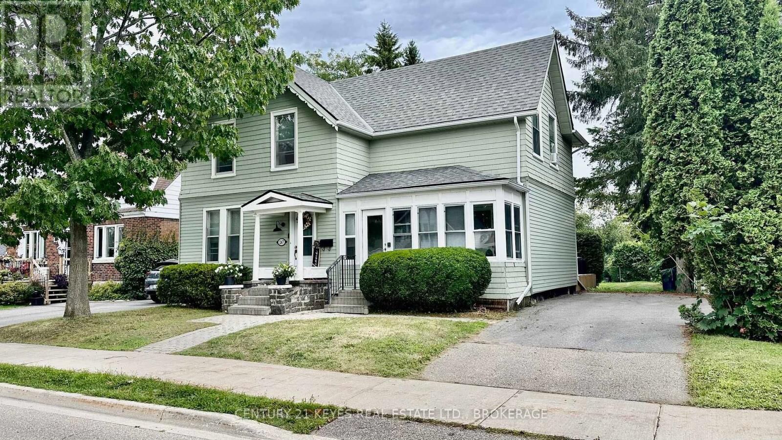 Property Photo: 267 John Street ON K7G 1A8