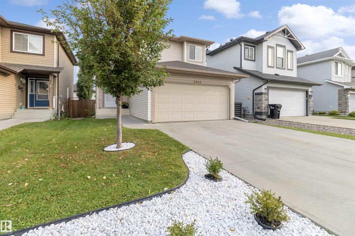 Property Photo:  1063 Foxwood Crescent  AB T8A 4Y9 