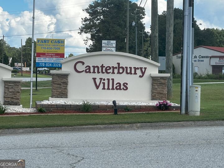 Property Photo:  204 Chaucer Lane  GA 30117