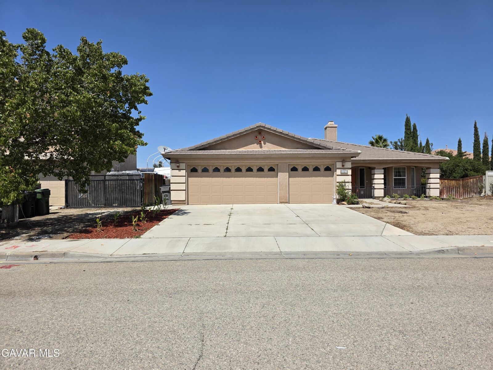 Property Photo: 5715 Capri Court CA 93552
