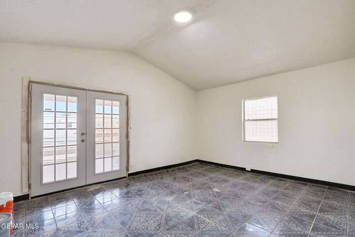 Property Photo: 3216 Rosa Avenue TX 79905