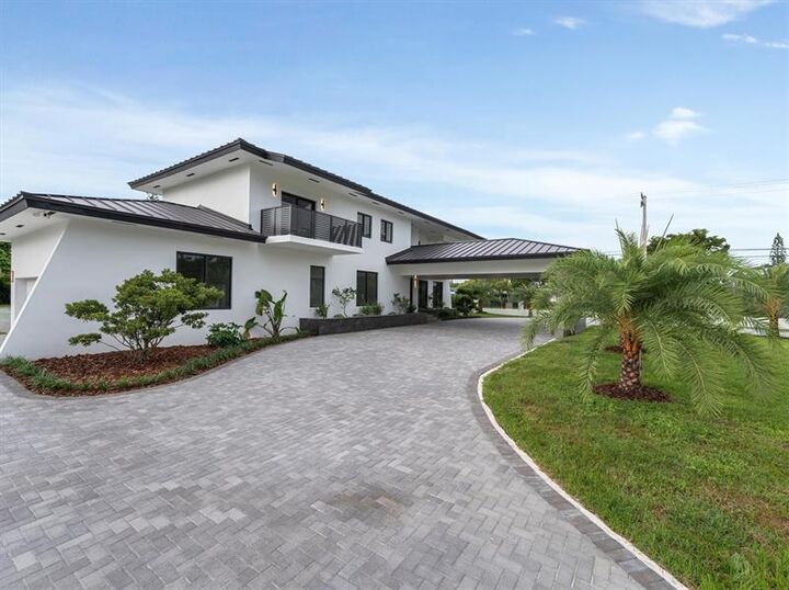 Property Photo: 10201 SW 64th St FL 33173