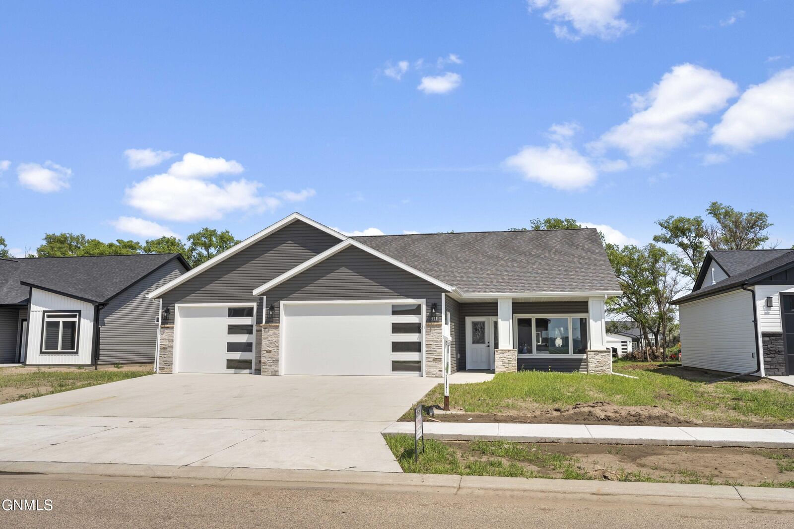 Property Photo:  511 Mehrer Drive  ND 58504