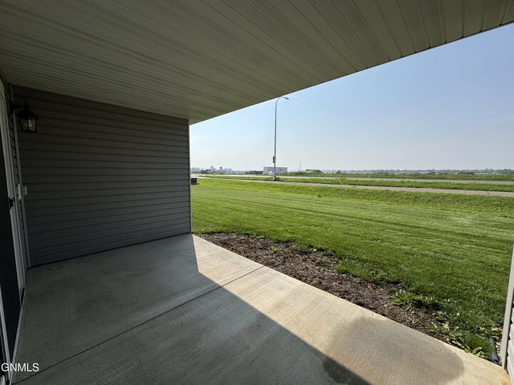 Property Photo:  201 Kenner Loop  ND 58504 