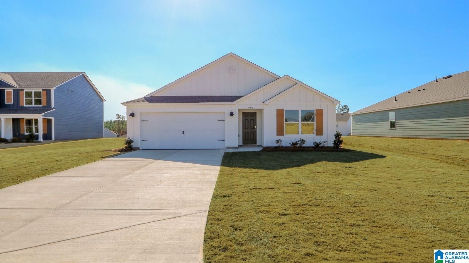 Property Photo:  608 Saddlewood Lane  AL 35051 