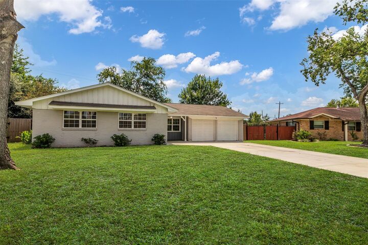 Property Photo: 13206 Hollypark Drive TX 77015