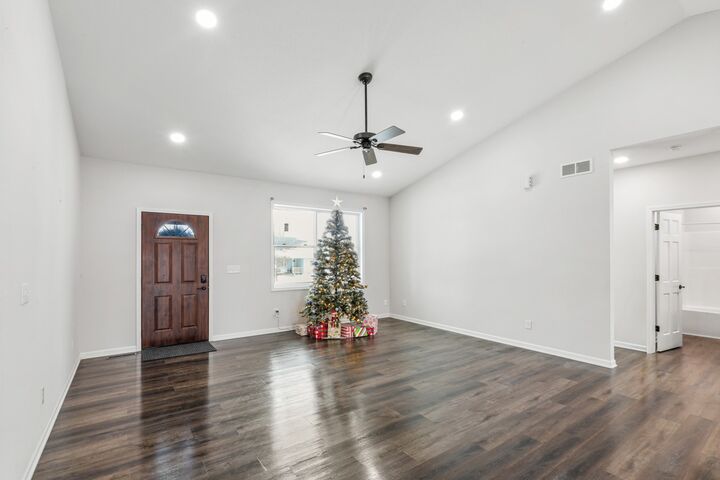 Property Photo: 1613 McKay Drive IA 50138