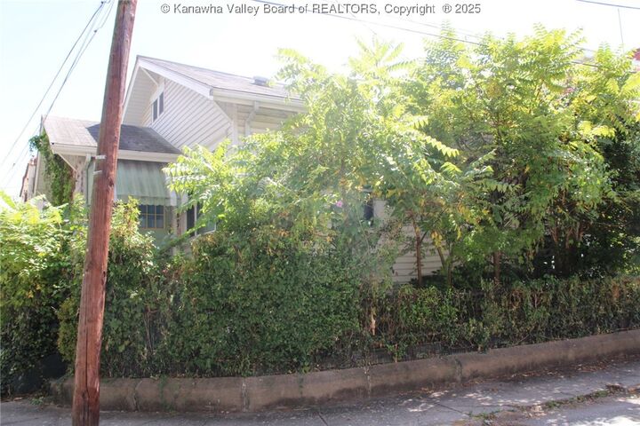 Property Photo:  1607 Franklin Avenue  WV 25311