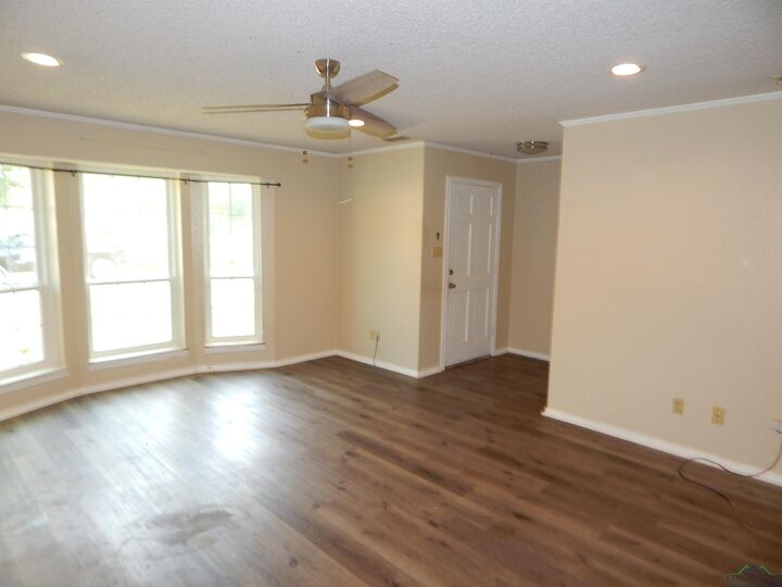 Property Photo: 503 W Cass TX 75644