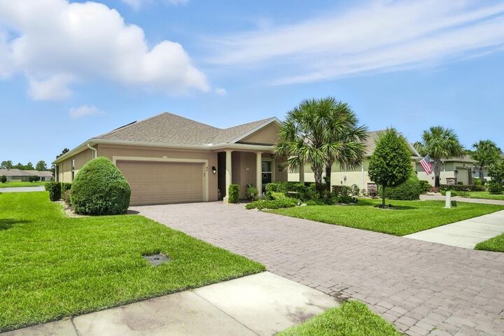 Property Photo: 86 Park Place Circle FL 32164